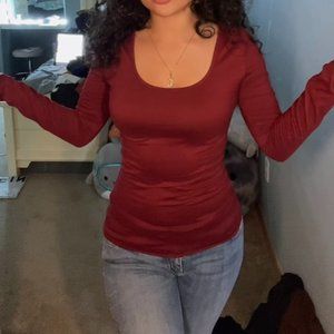 🦋  maroon long sleeve scoop neck 🦋
